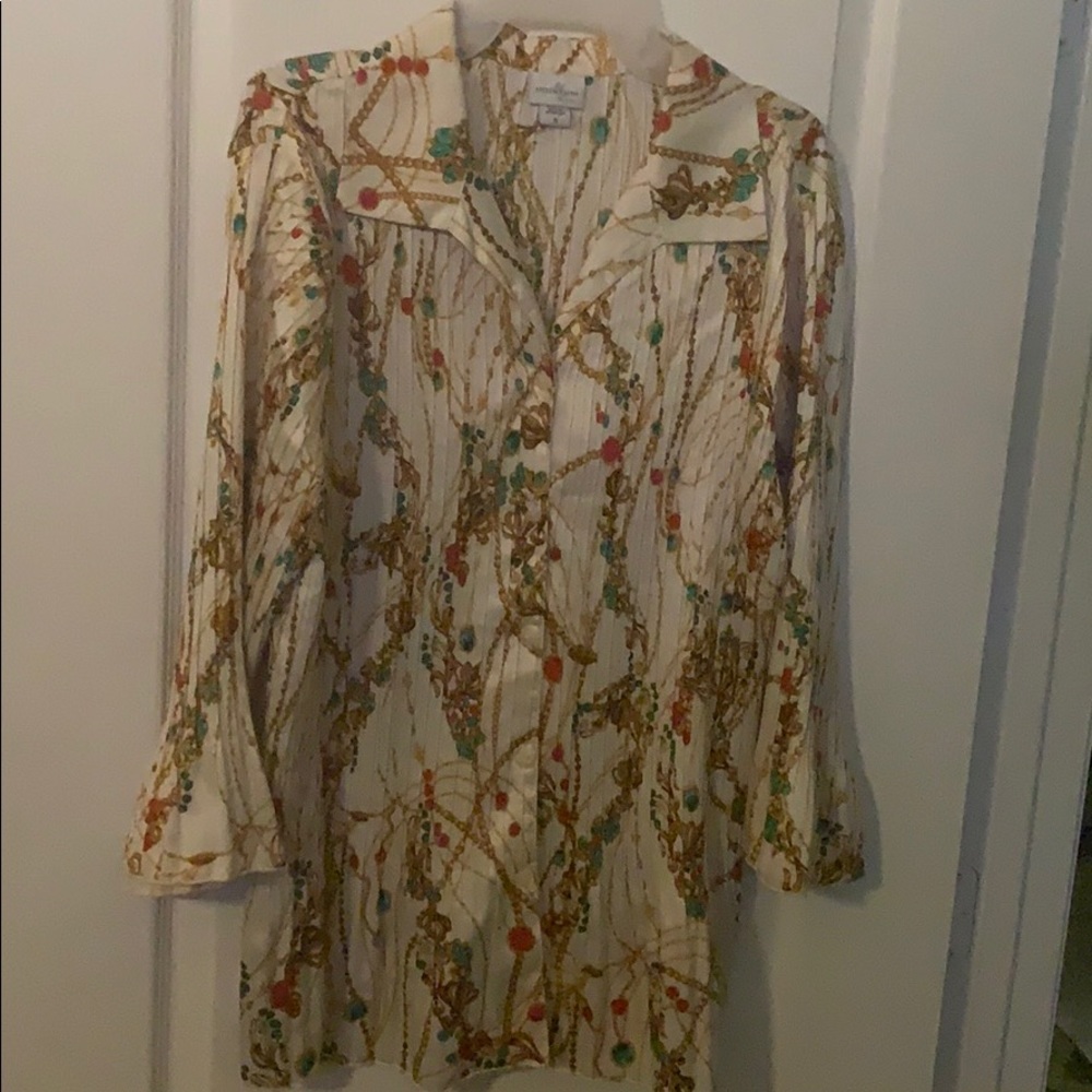 Channel look shirt
